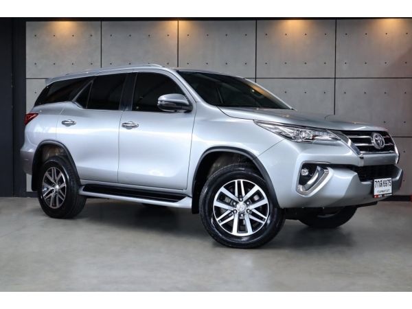 2018 Toyota Fortuner 2.4 V SUV AT (ปี 15-18) B6975